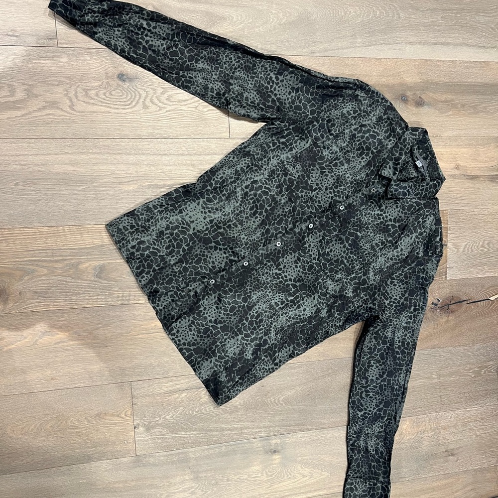 John Varvatos button down shirt.  XXL.  Rarely worn and perfect condition!